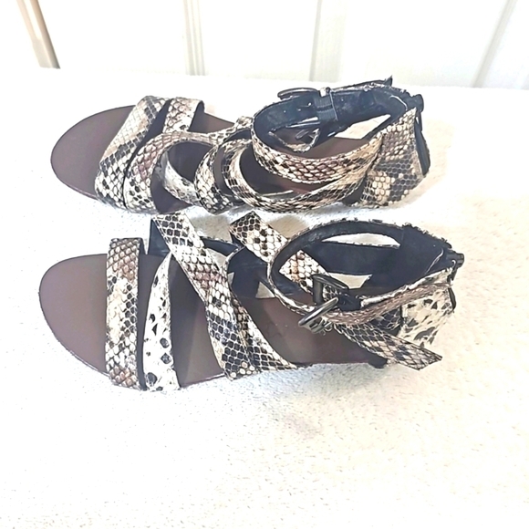 Vintage Bamboo Faux Alligator Skin, Crisscross,Zip up Sandals with 2 buckles.. 6 - Picture 2 of 11